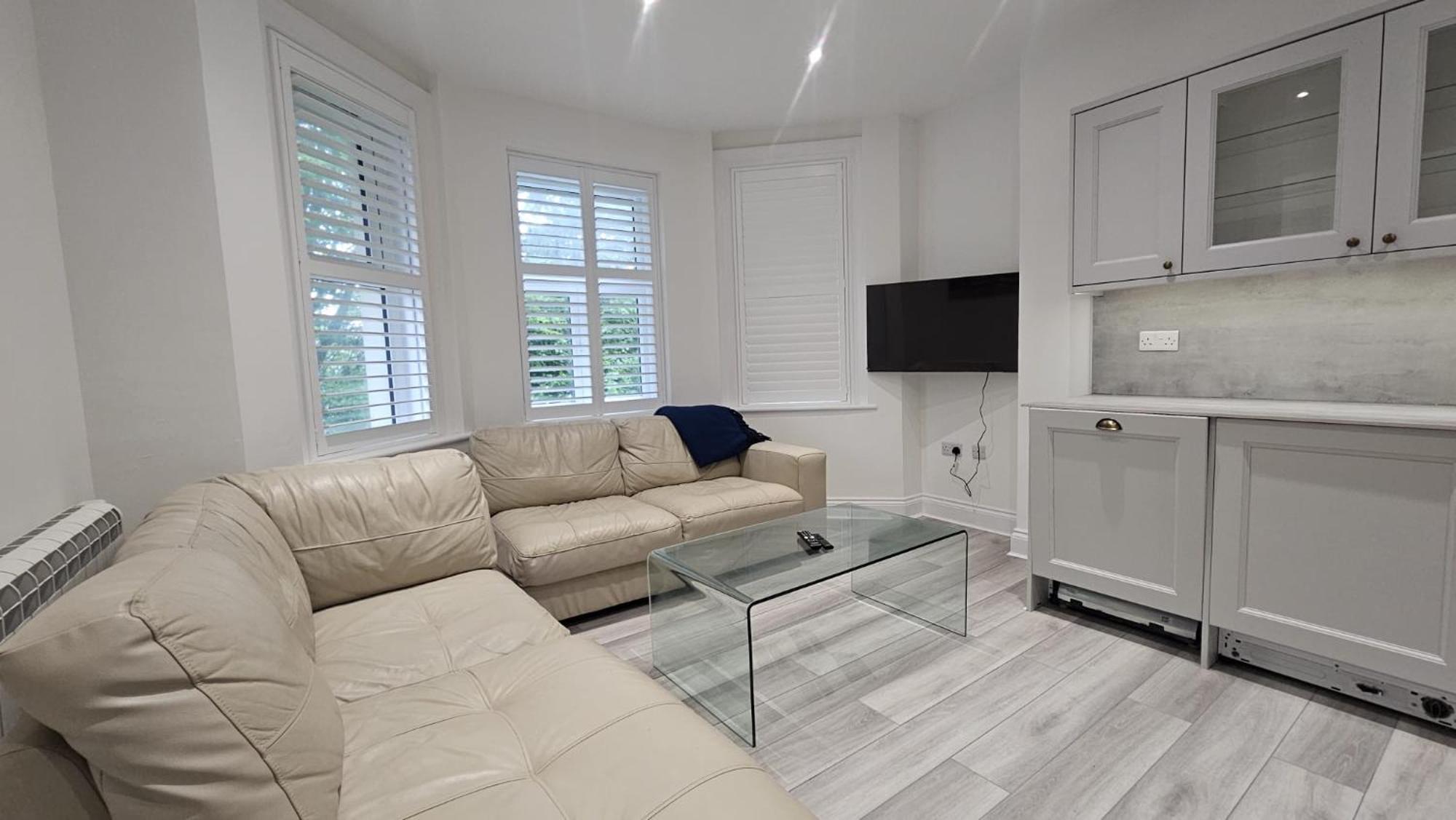 Apartment A Lovely 2 Bedroom Flat Ideal For Occasions Bournemouth