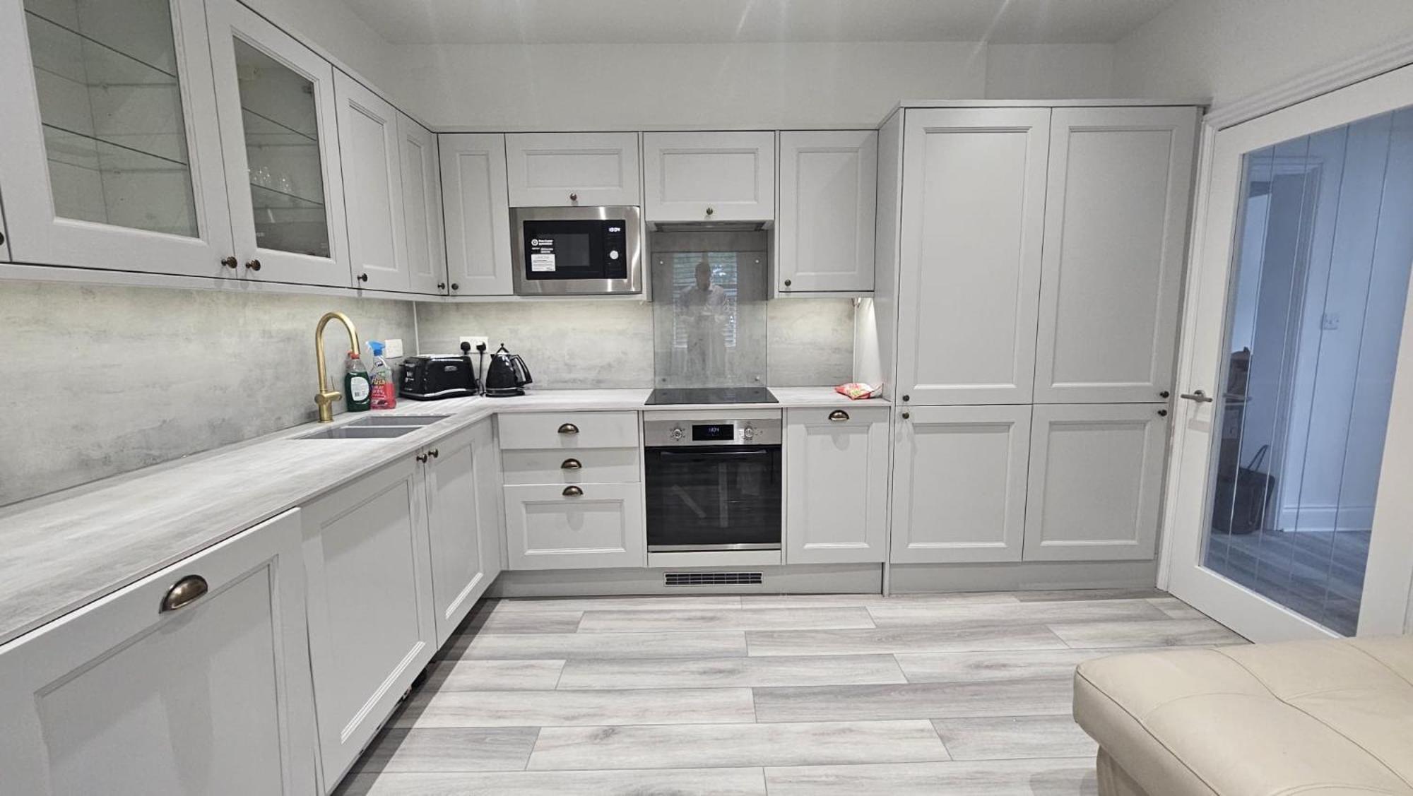 A Lovely 2 Bedroom Flat Ideal For Occasions *